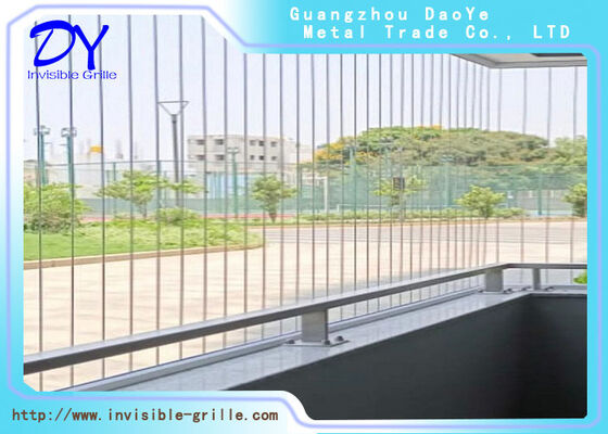 Invisible Safety Grill Barriera di sicurezza invisibile progettata per proteggere efficacemente bambini e animali domestici mantenendo l'integrità estetica