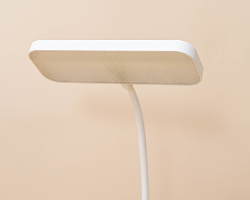 Lampada da tavolo USB pieghevole a braccio regolabile con interruttore di controllo tattile