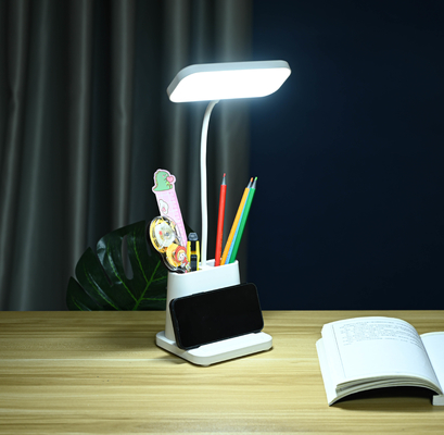 Lampada da tavolo da letto con braccio regolabile