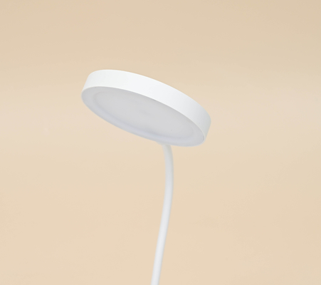 Moderna lampada da tavolo LED a controllo tattile elettrico / lampada da tavolo con regolazione di luminosità a tre livelli
