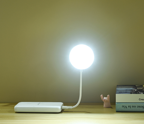 3500-6500K Lampada da tavolo ricaricabile a colori a LED con regolazione multiangolare