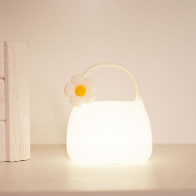 Lampada portatile moderna e carina Lampada da tavolo a LED bianca calda per camera da letto Materiale in silicone ricaricabile USB