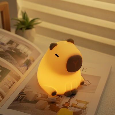 Capybara creativo luce notturna a LED dolce lampada da tavolo da letto in silicone per la stanza dei bambini regalo per la casa intelligente