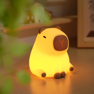 Capybara creativo luce notturna a LED dolce lampada da tavolo da letto in silicone per la stanza dei bambini regalo per la casa intelligente