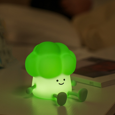 Carino cartone animato Broccoli per accompagnare i bambini a dormire Silicone luce notturna ricaricabile lampada da letto vegetale