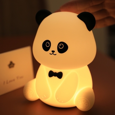 Signori Panda Luce notturna Treciatura e alleviamento dello stress Ornamento ufficio Capo letto Companion Sleep Lampada da scrivania LED
