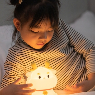 LED USB Ricaricabile Dimming Dragon Touch Cartoon Decorazione della camera da letto carina Baby loung Silicone Lampada da tavolo Luce notturna