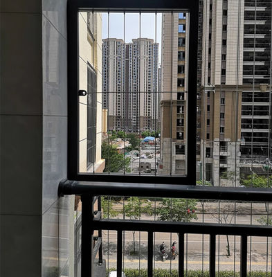 La griglia invisibile del balcone è la soluzione perfetta per un'alta sicurezza e durabilità