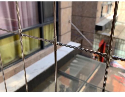 Grille per balconi a bullone costruite utilizzando cavi in acciaio inossidabile di altissima qualità per protezione e durata