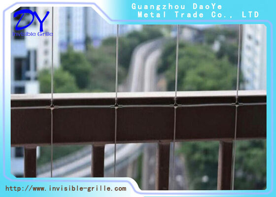 Invisible Safety Grill Barriera di sicurezza invisibile progettata per proteggere efficacemente bambini e animali domestici mantenendo l'integrità estetica