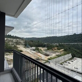 Balcone Griglia invisibile soluzione di sicurezza a maglia trasparente che combina durata ed estetica per edifici moderni