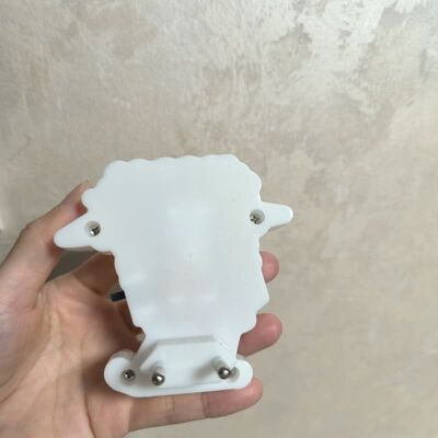 Luce notturna con spina, alimentazione 110-240V, che fornisce illuminazione costante ed efficiente dal punto di vista energetico per molteplici ambienti