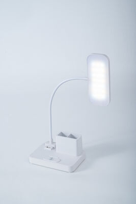 Lampada da scrivania ricaricabile con porta di ricarica USB e tre livelli di luminosità per l'illuminazione dello spazio di lavoro