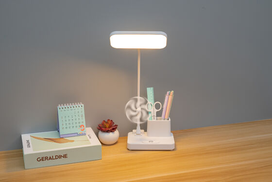 Lampada da scrivania ricaricabile adatta per studio e camera da letto, con risparmio energetico e batteria a lunga durata