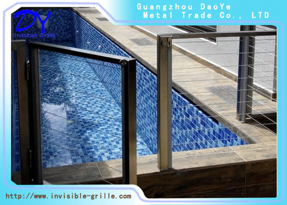 Griglia per balcone di sicurezza invisibile personalizzata in alluminio, dimensioni 6 m, soluzione di sicurezza per balcone per progetti architettonici moderni